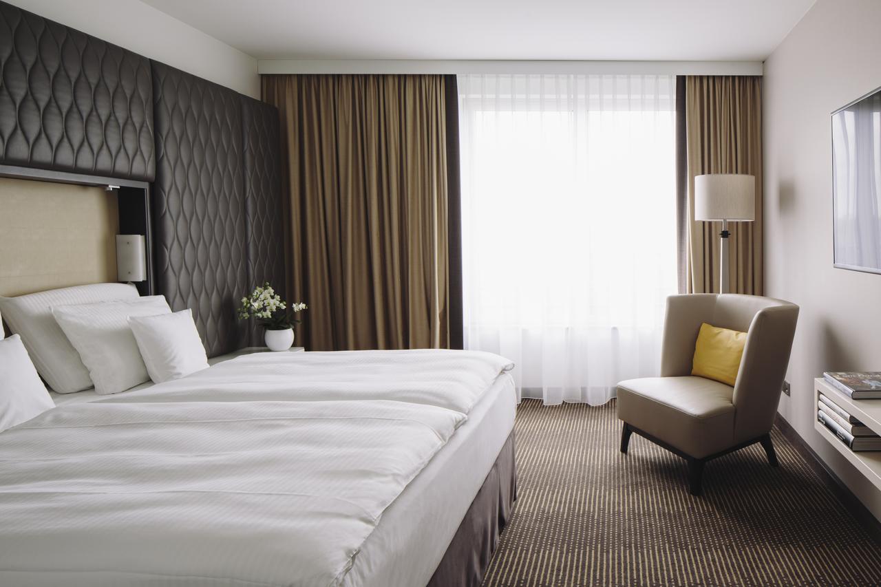 Hotel Pullman Berlin Schweizerhof Zewnętrze zdjęcie A room at the hotel
