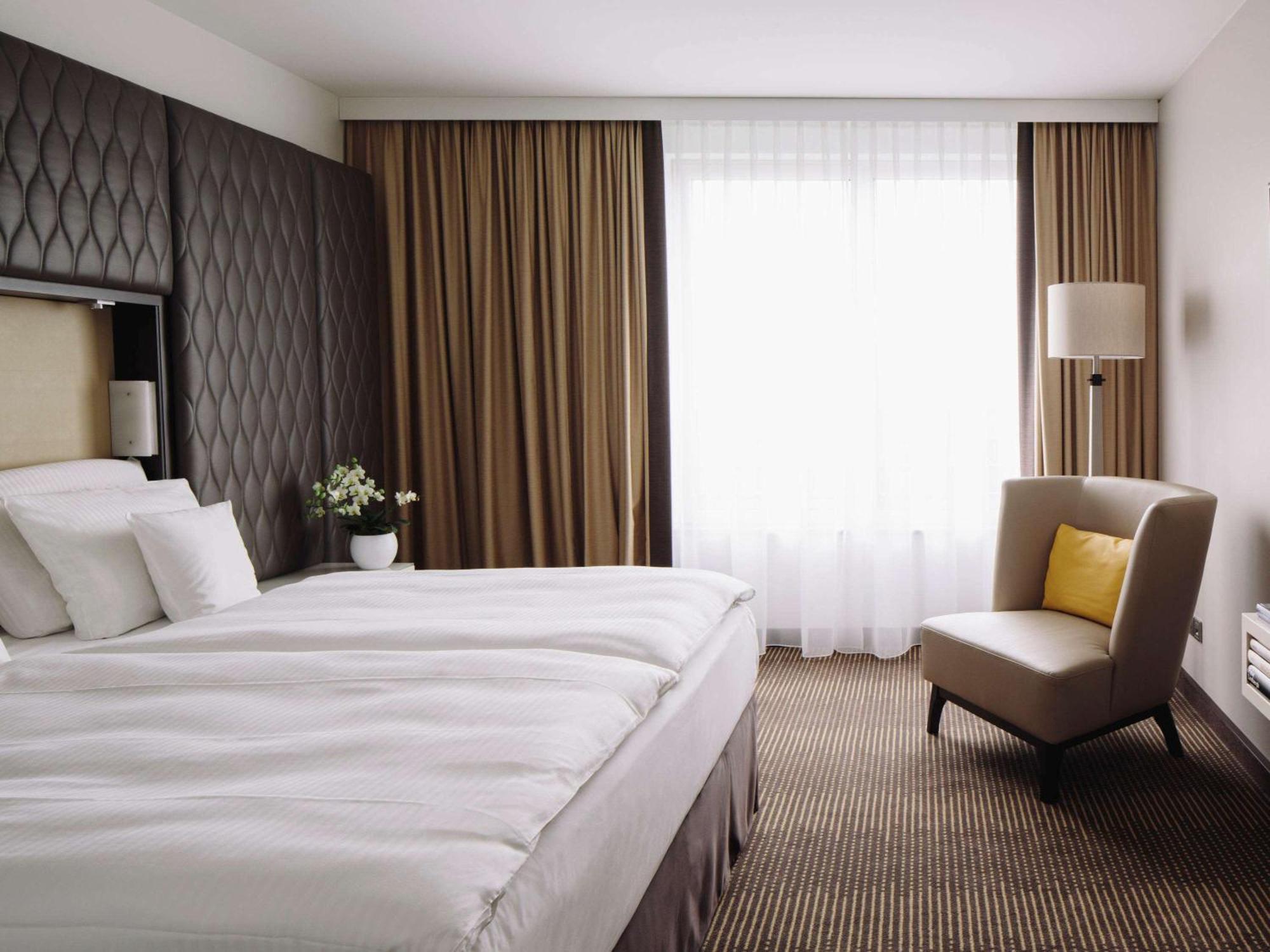 Hotel Pullman Berlin Schweizerhof Zewnętrze zdjęcie A room at the Hotel de France